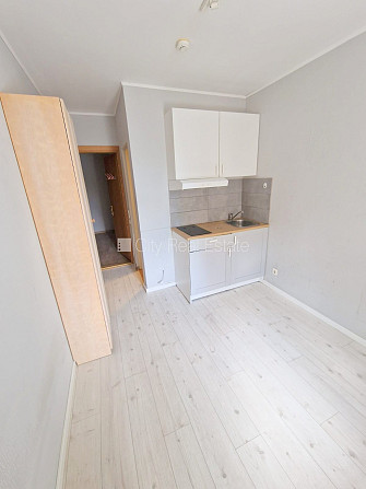 Фасадный дом, реновированный дом, вход с улицы и со двора, лестничная клетка после Рига - изображение 16