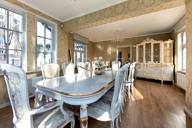 Частный дом, благоустроенный озеленённый двор, территория обнесена забором, Юрмала - изображение 4