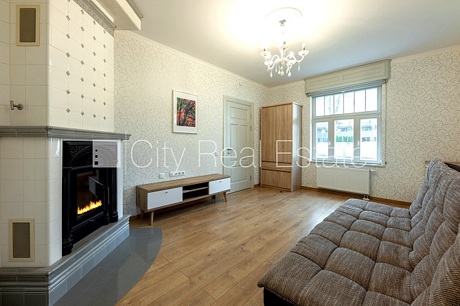 Частный дом, благоустроенный озеленённый двор, территория обнесена забором, Юрмала - изображение 1