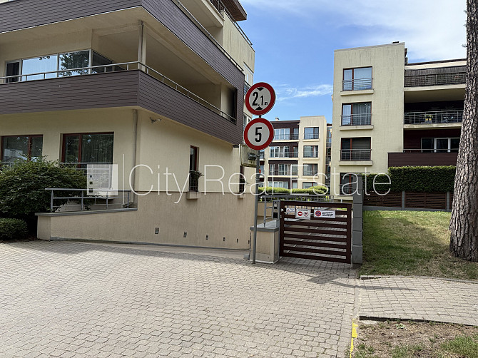 Проект - Jūras Pils (Юрас Пилс), гаражные ворота оснащены автоматической подъёмной Юрмала - изображение 1