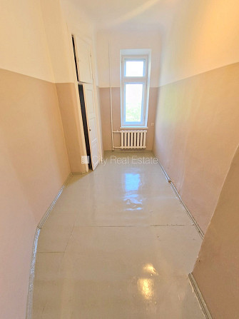 Fasādes māja, vieta automašīnai, ieeja no ielas un pagalma, logi vērsti uz pagalma pusi, Rīga - foto 3