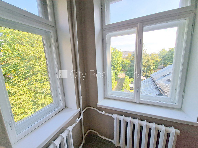 Fasādes māja, vieta automašīnai, ieeja no ielas un pagalma, logi vērsti uz pagalma pusi, Rīga - foto 13