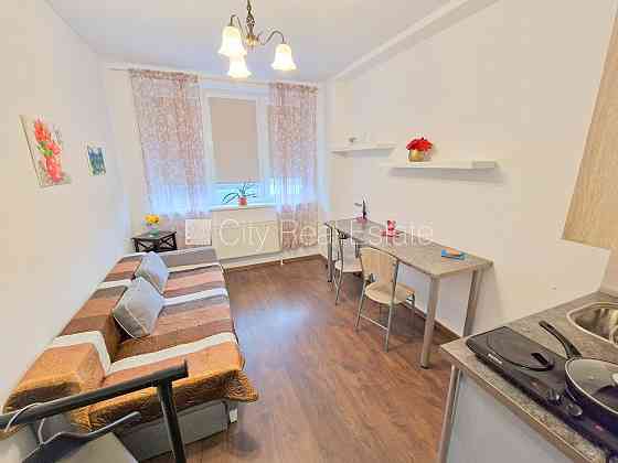 Фасадный дом, реновированный дом, закрытый двор, место для машины, лестничная Rīga