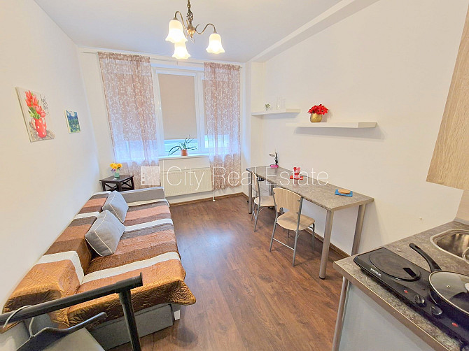 Фасадный дом, реновированный дом, закрытый двор, место для машины, лестничная Рига - изображение 6