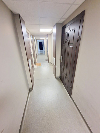 Фасадный дом, реновированный дом, закрытый двор, место для машины, лестничная Рига - изображение 16