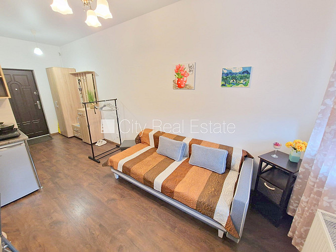 Фасадный дом, реновированный дом, закрытый двор, место для машины, лестничная Рига - изображение 8