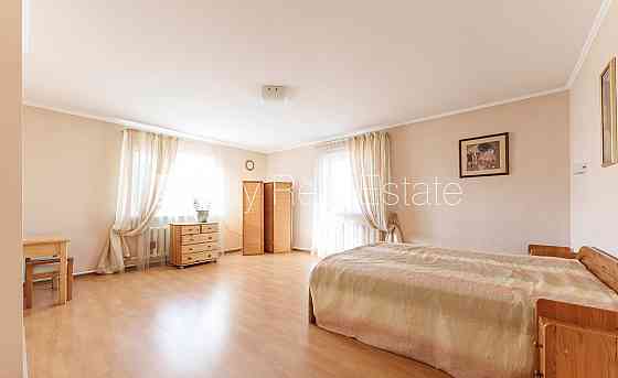 Частный дом, стены из керамзитных блоков, фасад с декоративной штукатуркой, на Рига