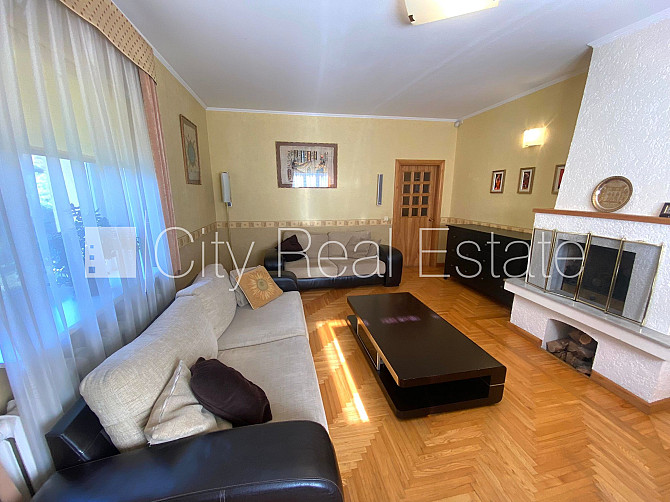 Частный дом, стены из керамзитных блоков, фасад с декоративной штукатуркой, на Рига - изображение 1