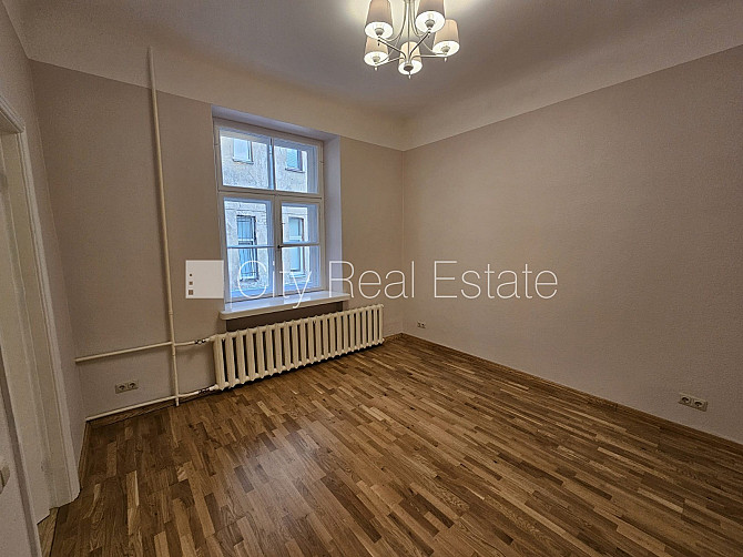 Fasādes māja, restaurēta māja, labiekārtota apzaļumota teritorija, istabas izolētas 4 gab., Rīga - foto 18