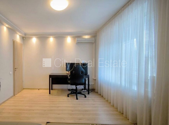 Fasādes māja, restaurēta māja, labiekārtota apzaļumota teritorija, istabas izolētas 4 gab., Rīga - foto 10