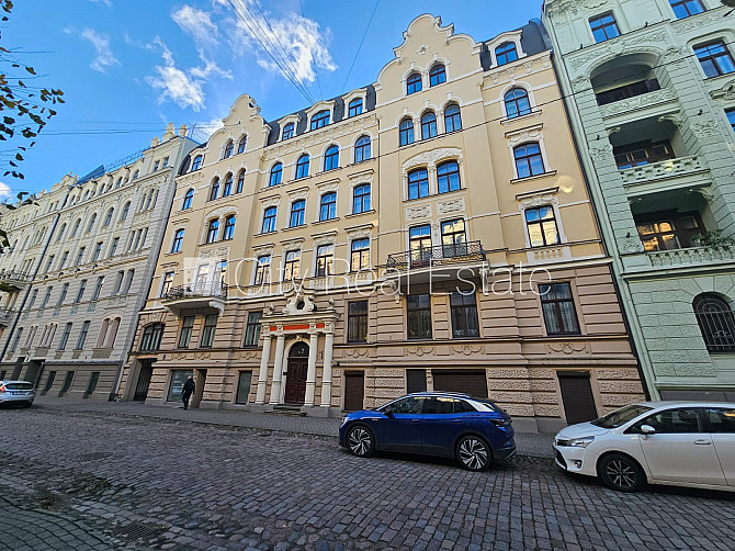 Fasādes māja, restaurēta māja, labiekārtota apzaļumota teritorija, istabas izolētas 4 gab., Rīga - foto 17