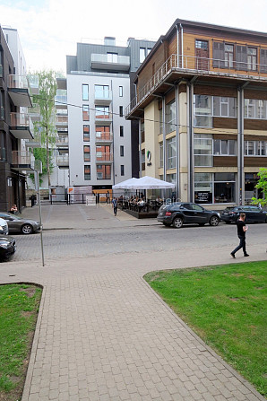 Fasādes māja, restaurēta māja, labiekārtota apzaļumota teritorija, istabas izolētas 4 gab., Rīga - foto 16