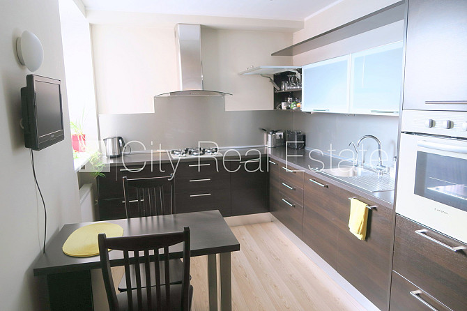 Fasādes māja, restaurēta māja, labiekārtota apzaļumota teritorija, istabas izolētas 4 gab., Rīga - foto 4