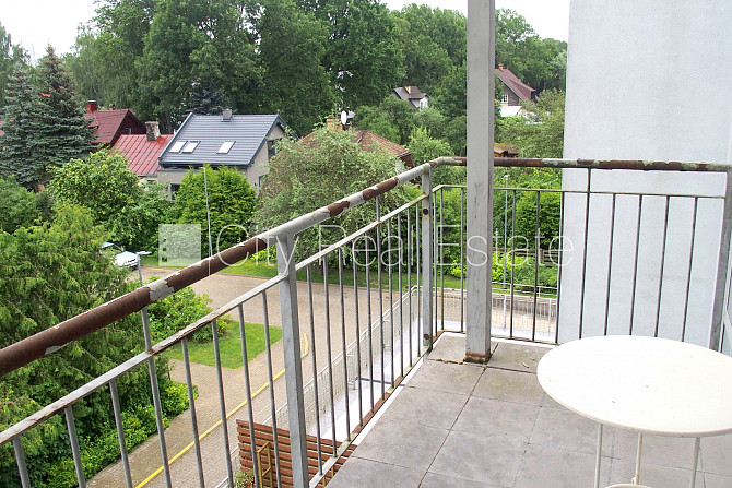 Pagalma māja, ķieģeļu mūra sienas, slēgts pagalms, vieta automašīnai, kāpņu telpa pēc Rīga - foto 11