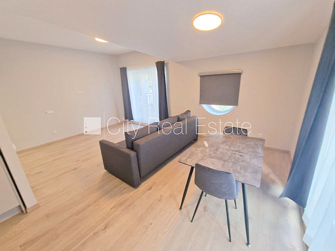 Фасадный дом, реновированный дом, закрытый двор, территория обнесена забором, Рига - изображение 14