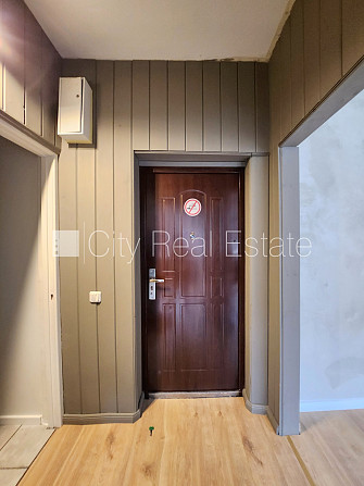 Фасадный дом, реновированный дом, подъездная дорога покрыта брущаткoй, одна Рига - изображение 10