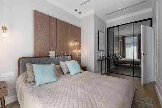 Новостройка, на подвальном этаже доступно кладовое помещение, территория Юрмала