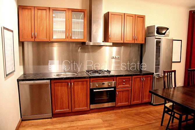 Pagalma ēka, slēgts pagalms, logi vērsti mājas abās pusēs, plašs skats no loga, guļamistabu Rīga - foto 15