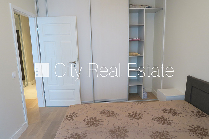 Jaunceltne, fasādes māja, labiekārtots apzaļumots pagalms, slēgts pagalms, iespēja nomāt Rīga - foto 7