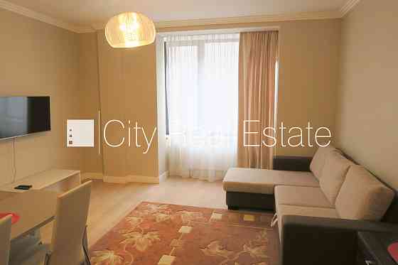 Новостройка, фасадный дом, благоустроенный озеленённый двор, закрытый двор, Рига