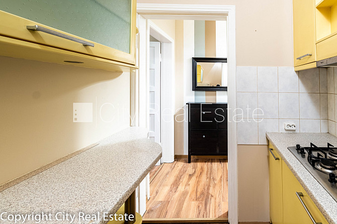 Дом во дворе, закрытый двор, вход со двора, окна выходят во двор, количество спален Рига - изображение 10