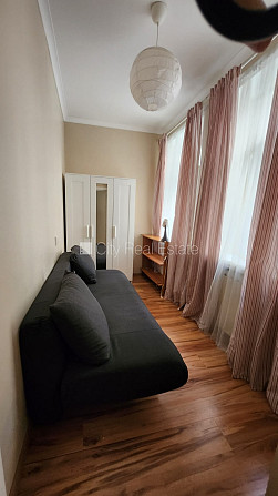 Дом во дворе, закрытый двор, вход со двора, окна выходят во двор, количество спален Рига - изображение 8