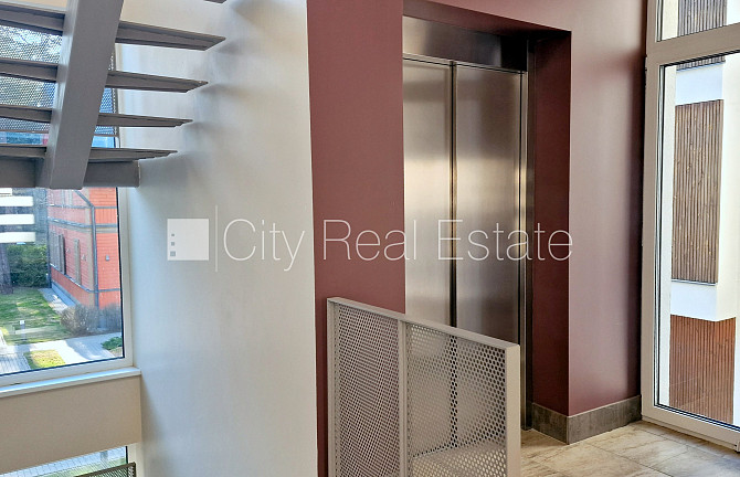 Новостройка, благоустроенный озеленённый двор, въездные ворота оснащены Юрмала - изображение 17