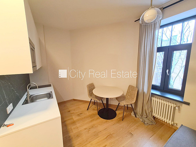 Здание во дворе, реновированный дом, закрытый двор, вход с улицы и со двора, лифт, Рига - изображение 3