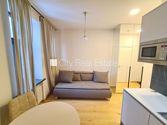 Здание во дворе, реновированный дом, закрытый двор, вход с улицы и со двора, лифт, Рига - изображение 11