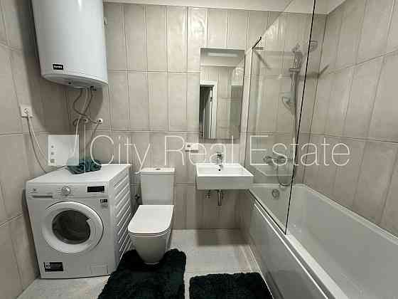 Новостройка, фасадный дом, энергоэффективный дом, вход со двора, лифт, балкон, две Рига