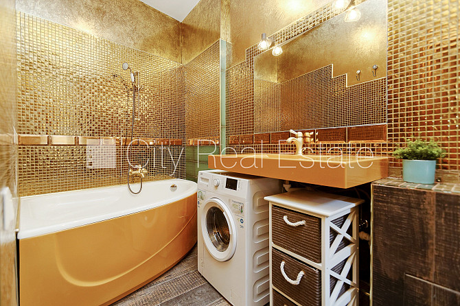 Фасадный дом, вход с улицы, количество спален 4 шт., изолированные комнаты 4 шт., Рига - изображение 9