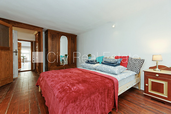 Фасадный дом, вход с улицы, количество спален 4 шт., изолированные комнаты 4 шт., Рига - изображение 6