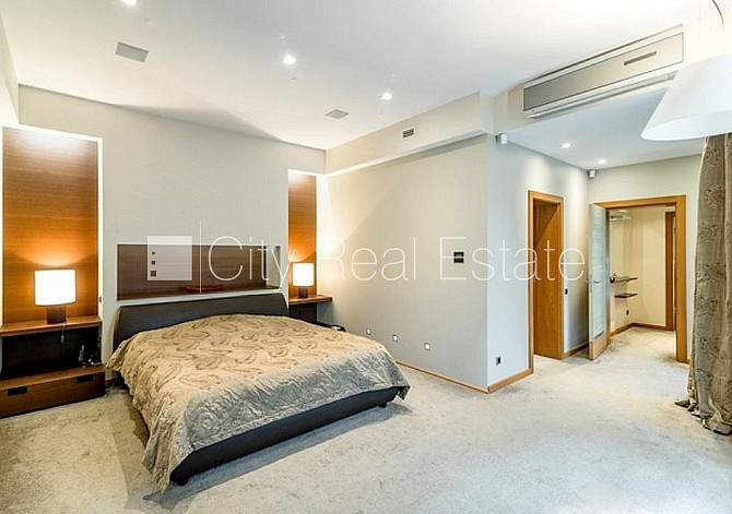 Частный дом, благоустроенная озеленённая территория 1527 м2, въездные ворота Юрмала - изображение 8