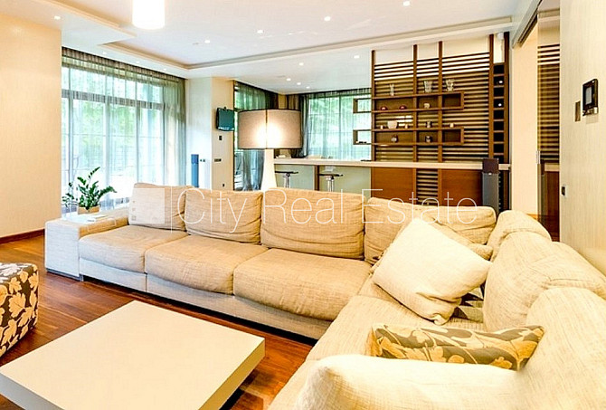 Частный дом, благоустроенная озеленённая территория 1527 м2, въездные ворота Юрмала - изображение 4