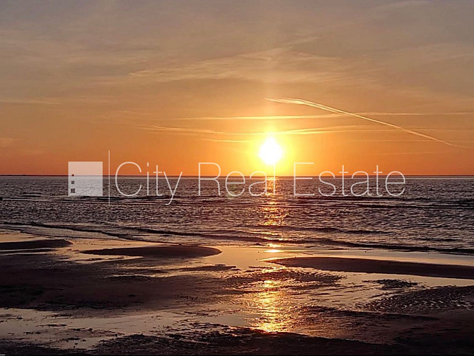 Частный дом, благоустроенная озеленённая территория 1527 м2, въездные ворота Юрмала - изображение 18