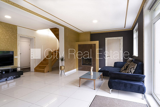 Privātmāja, fasāde ar dekoratīvo apmetumu, labiekārtots apzaļumots pagalms, garāža vienai Jūrmala - foto 9