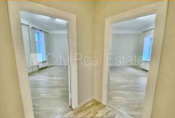 Здание во дворе, вход со двора, лифт, сауна, количество спален 3 шт., гостиная, Рига