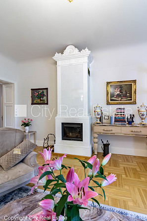 Fasādes māja, renovēta māja, ķieģeļu mūra sienas, ieeja no ielas un pagalma, guļamistabu Rīga - foto 4