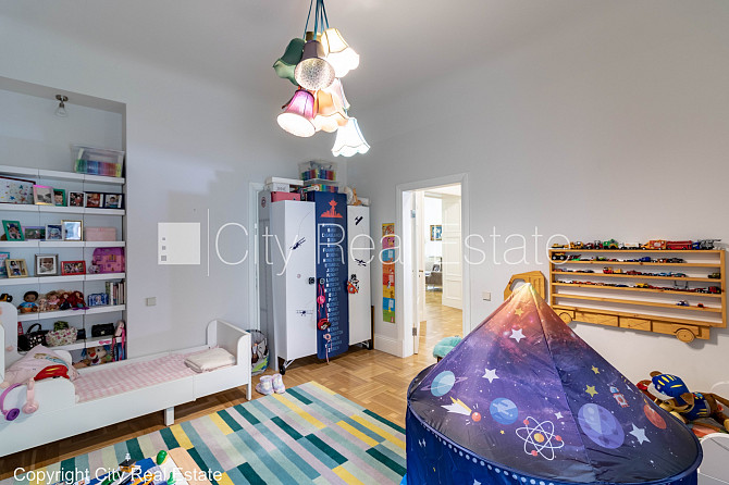 Fasādes māja, renovēta māja, ķieģeļu mūra sienas, ieeja no ielas un pagalma, guļamistabu Rīga - foto 11