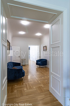 Fasādes māja, renovēta māja, ķieģeļu mūra sienas, ieeja no ielas un pagalma, guļamistabu Rīga - foto 12