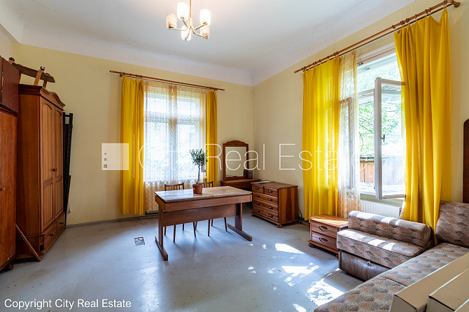 Здание во дворе, закрытая территория, территория обнесена железным забором, Рига - изображение 2