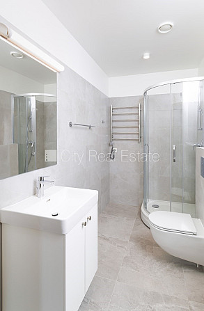 Jaunceltne, labiekārtots apzaļumots pagalms, slēgts pagalms, iespēja nomāt pazemes Rīga - foto 7