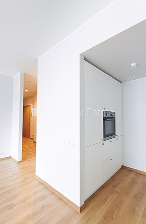 Jaunceltne, labiekārtots apzaļumots pagalms, slēgts pagalms, iespēja nomāt pazemes Rīga - foto 2