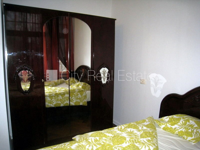 Фасадный дом, реновированный дом, вход с улицы, лифт, лестничная клетка после Рига - изображение 8