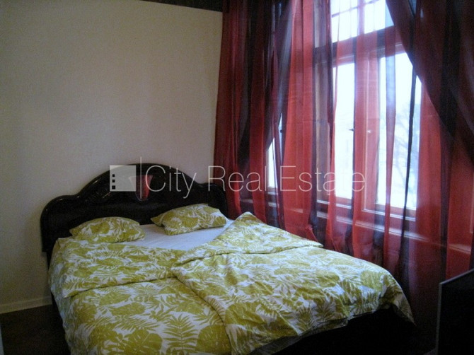 Фасадный дом, реновированный дом, вход с улицы, лифт, лестничная клетка после Рига - изображение 9