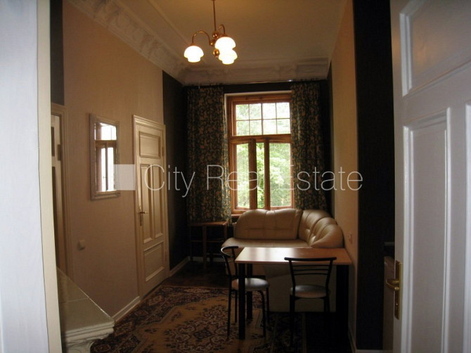 Фасадный дом, реновированный дом, вход с улицы, лифт, лестничная клетка после Рига - изображение 5