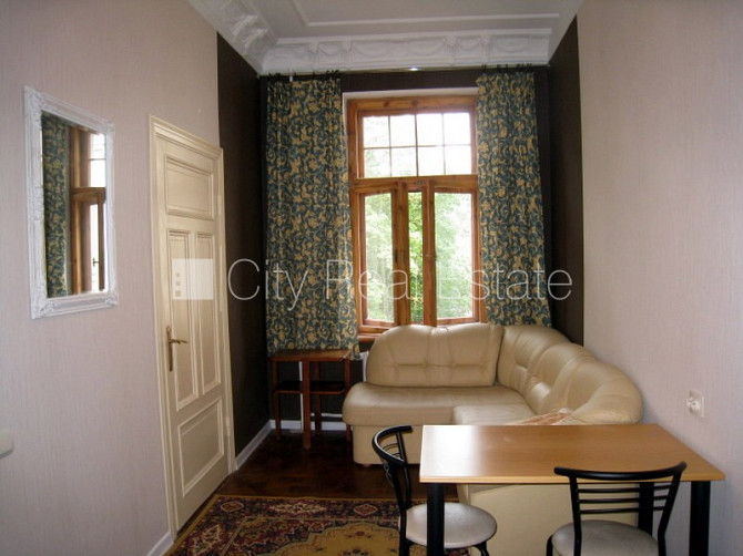 Фасадный дом, реновированный дом, вход с улицы, лифт, лестничная клетка после Рига - изображение 6