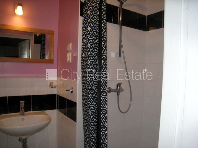 Фасадный дом, реновированный дом, вход с улицы, лифт, лестничная клетка после Рига - изображение 12