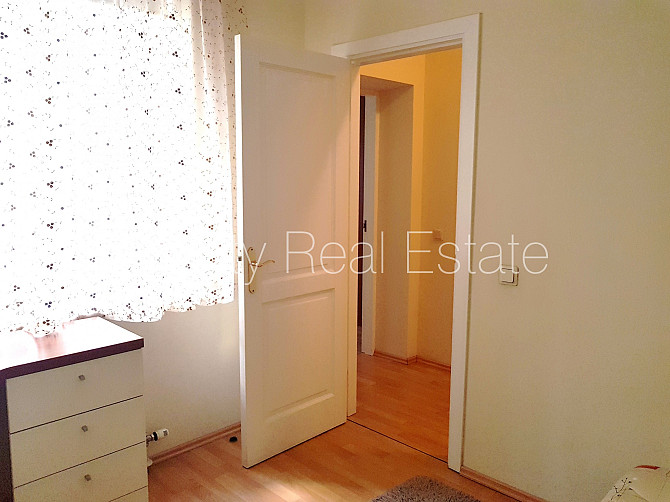 Дом во дворе, реновированный дом, благоустроенный озеленённый двор, закрытый Рига - изображение 9