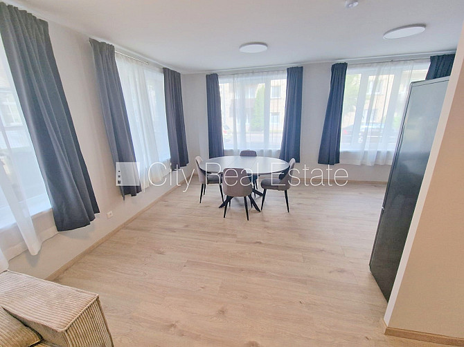 Фасадный дом, реновированный дом, закрытый двор, территория обнесена забором, Рига - изображение 7